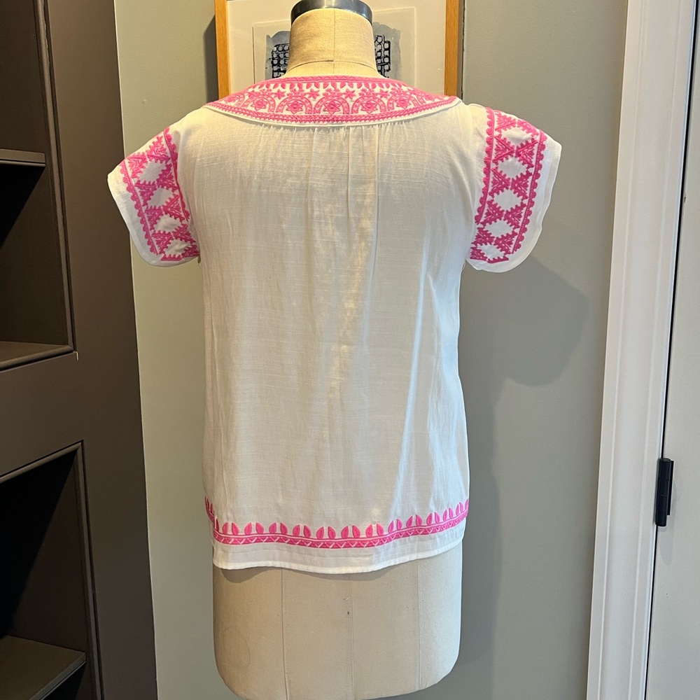 THML White and Pink Embroidered Top XS
HOST PICK 🌸 - Picture 6 of 8